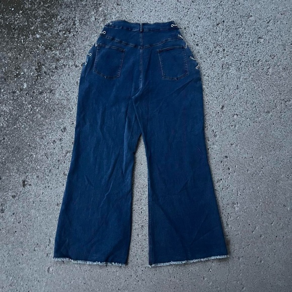 Dark Wash Denim Silver Adjustable Chain Exposed Hip Plus Size Jeans NEW W/ TAGS - Picture 4 of 5